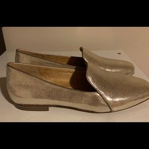 Gold Naturalizer loafer sz 9